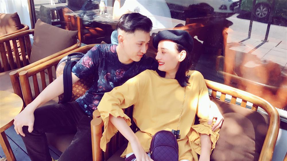 Lê Thúy lộ bụng bầu vượt mặt sau tuyên bố nghỉ show để làm mẹ-4