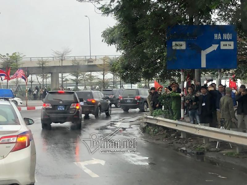 Đoàn xe của ông Kim Jong-un tới Hà Nội-1