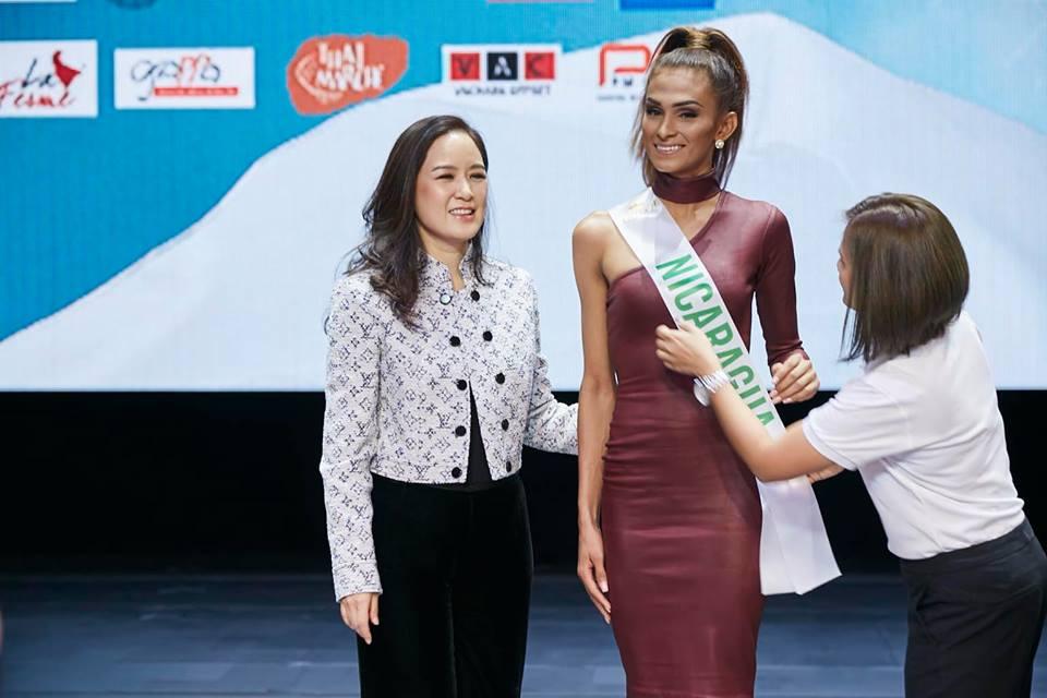 Vừa đặt chân tới Thái Lan, Nhật Hà đã xinh đẹp áp đảo dàn thí sinh Hoa hậu Chuyển giới Quốc tế 2019-10