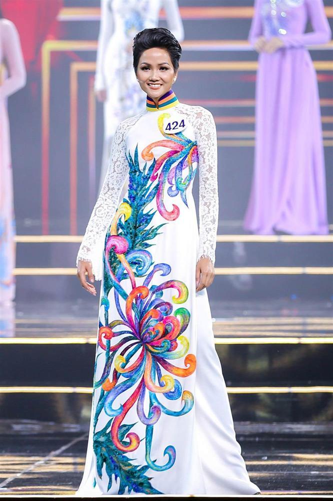 Ai bảo tóc ngắn là không thể mặc áo dài thậm chí còn đẹp ngất ngây, cứ nhìn HHen Niê, Tóc Tiên thì biết!-6