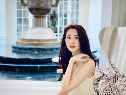 Hoa hậu Đặng Thu Thảo: Cứ im lặng là auto xinh, hễ phát ngôn là chấn động showbiz Việt-3