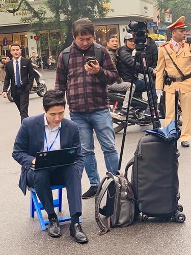 Lộ danh tính nam phóng viên cực phẩm tác nghiệp tại thượng đỉnh Mỹ - Triều-5