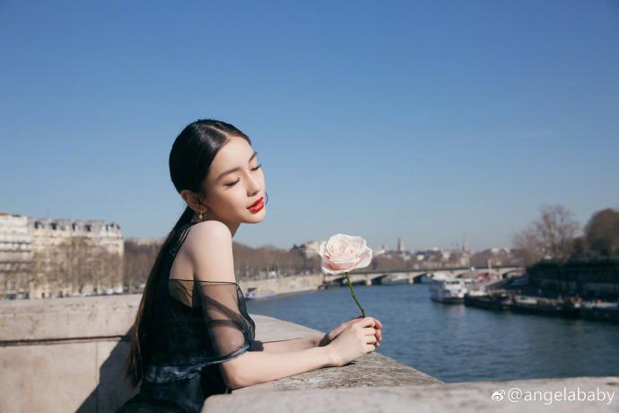 Mặc lùm xùm bị đàn em tát, Angela Baby chiêu đãi fans bằng bộ ảnh đẹp xuất sắc tại Paris-2
