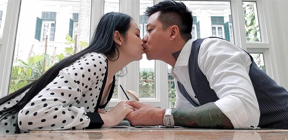 Sau 1 năm thất bát vận đen đeo bám, vợ chồng Tuấn Hưng tậu biệt thự mới sang chảnh khiến nhiều sao Việt thèm muốn-2