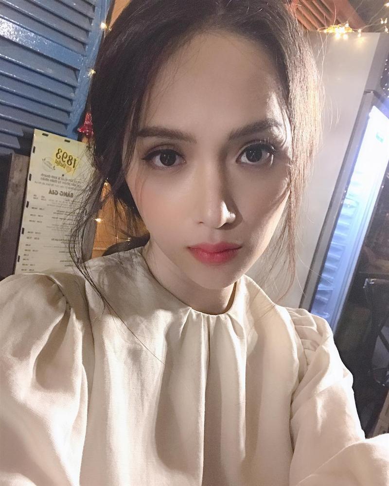 Hoa hậu Kỳ Duyên sát sao quan sát khi nhân viên chăm sóc khách hàng-8