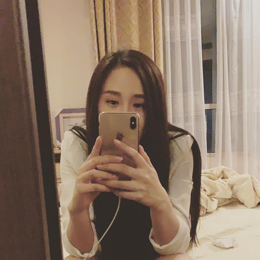 Hoa hậu Kỳ Duyên sát sao quan sát khi nhân viên chăm sóc khách hàng-3