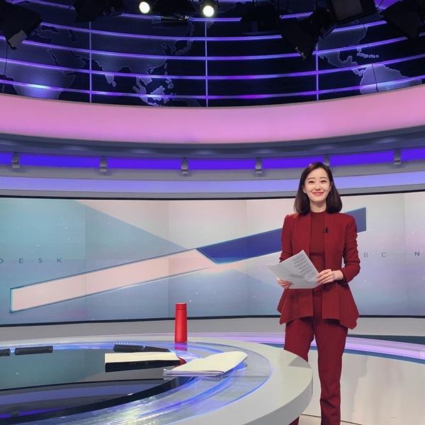 Nhan sắc nữ MC Hàn Quốc gây sốt khi tác nghiệp trên nóc khách sạn Daewoo-2