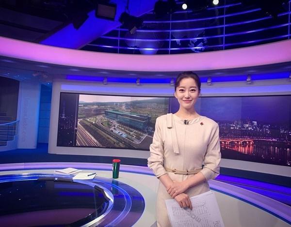 Nhan sắc nữ MC Hàn Quốc gây sốt khi tác nghiệp trên nóc khách sạn Daewoo-8