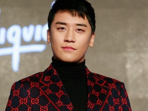 YG lên tiếng về ảnh Seungri (Big Bang) hút bóng cười ở Hà Nội