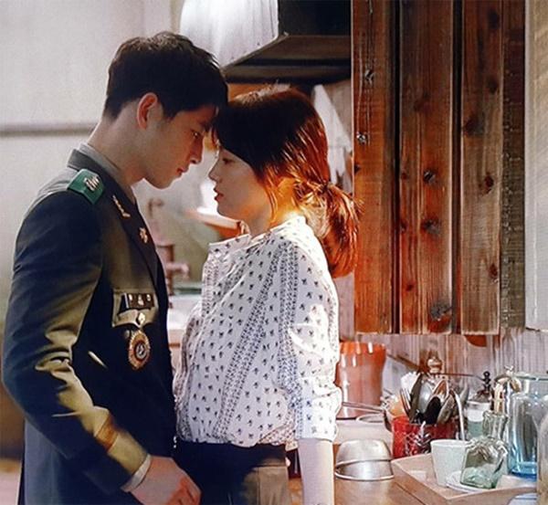 Song Hye Kyo và Song Joong Ki đã yêu nhau quá đẹp ở Hậu duệ mặt trời-3