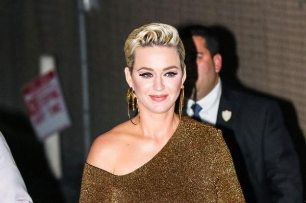 Tính nhẩm sơ sơ xem Katy Perry có gia tài MV lượt xem khủng cỡ nào trên Youtube?-1