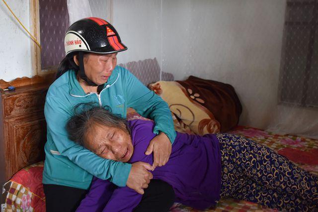 Vụ 2 cha con mất tích trên biển ở Hà Tĩnh: Thi thể người con bị sóng đánh trôi hơn 10km-1