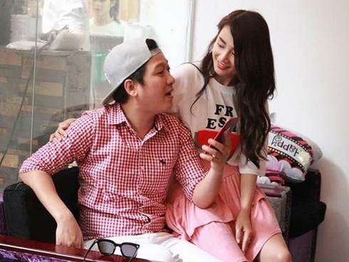 Trường Giang trổ tài làm ảo thuật, Hari Won phán xanh rờn không e ngại: Anh làm hỏng chương trình rồi-1