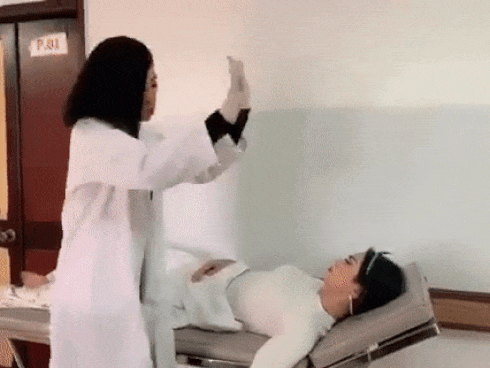 Chị em thân nhưng thân ai người ấy lo đúng chuẩn phải như BB Trần - Hải Triều: Vui lên lại mang nhau ra dìm bằng chìm-14