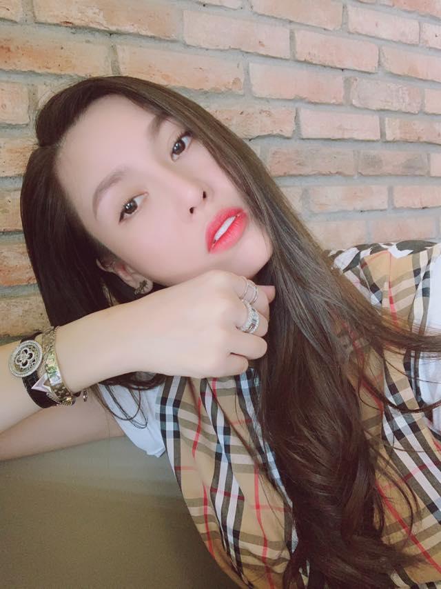 Đăng ảnh giả gái, Trường Giang trưng cầu dân ý mong tìm được nét phu thê với Nhã Phương-6