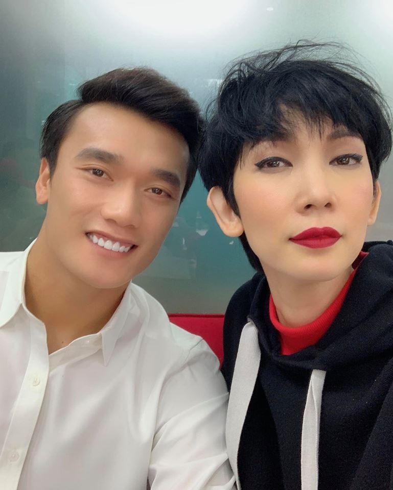 Đăng ảnh giả gái, Trường Giang trưng cầu dân ý mong tìm được nét phu thê với Nhã Phương-3