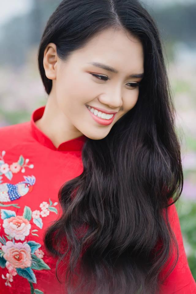 Thêm nữ sinh nổi tiếng vì được chọn tặng hoa tiễn Tổng thống Donald Trump về Mỹ-2