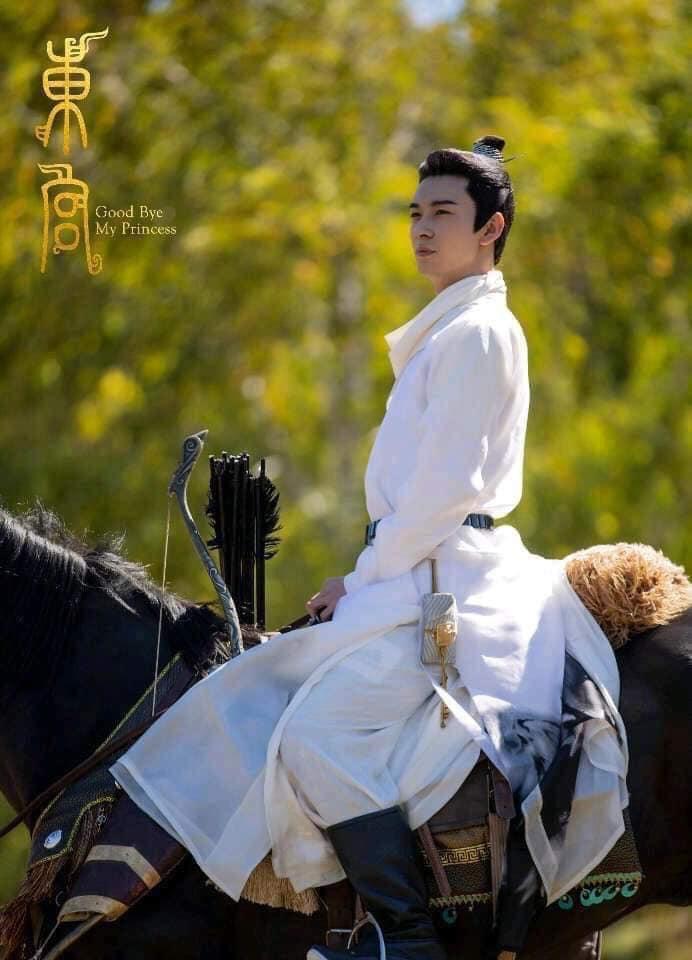 Thái tử mặc quần Adidas, vua Càn Long đi giầy sneaker... chẳng có gì là không thể ở phim cổ trang Trung Quốc-1