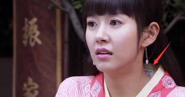 Thái tử mặc quần Adidas, vua Càn Long đi giầy sneaker... chẳng có gì là không thể ở phim cổ trang Trung Quốc-11