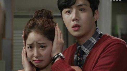 Con ngoại tình vì vợ vô sinh, lá thư 30 năm trước của mẹ chồng khiến tất cả câm nín-2