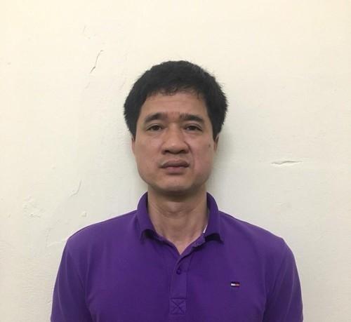 Nghi vợ quan hệ bất chính, gã chồng vác rìu bổ vào đầu tình địch trước cửa nhà-1