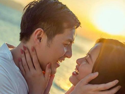 Đông Nhi - Ông Cao Thắng kỷ niệm 10 năm yêu mật ngọt, chưa bao giờ fans chờ đợi đám cưới hơn thế