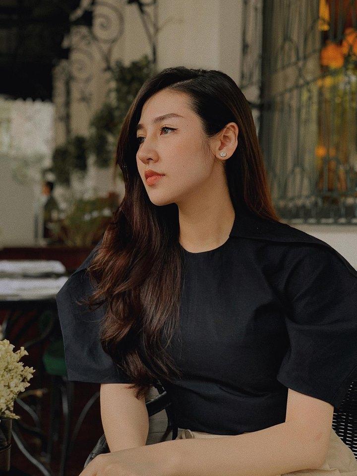 Á hậu Tú Anh thú nhận vội vàng sống ảo để về làm mẹ bỉm sữa-1