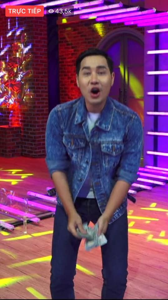 Mặt khác lạ dính nghi án phẫu thuật thẩm mỹ, MC Nguyên Khang bị ví như bản sao của Quyền Linh-2