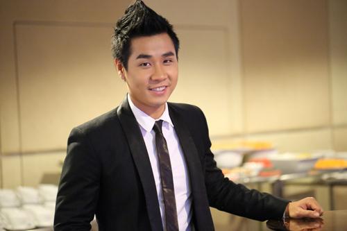 Mặt khác lạ dính nghi án phẫu thuật thẩm mỹ, MC Nguyên Khang bị ví như bản sao của Quyền Linh-6