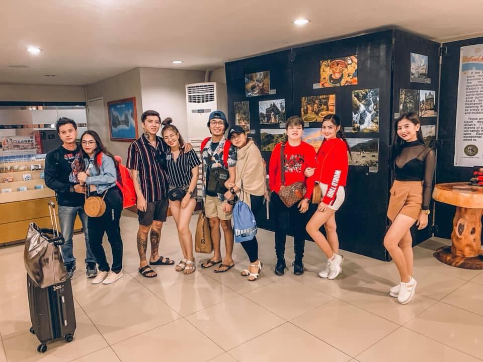 FA chả đáng sợ nếu bạn nhìn cô gái này một mình đi du lịch cùng 4 cặp đôi đang yêu nhưng vẫn chảnh ngút trời-6