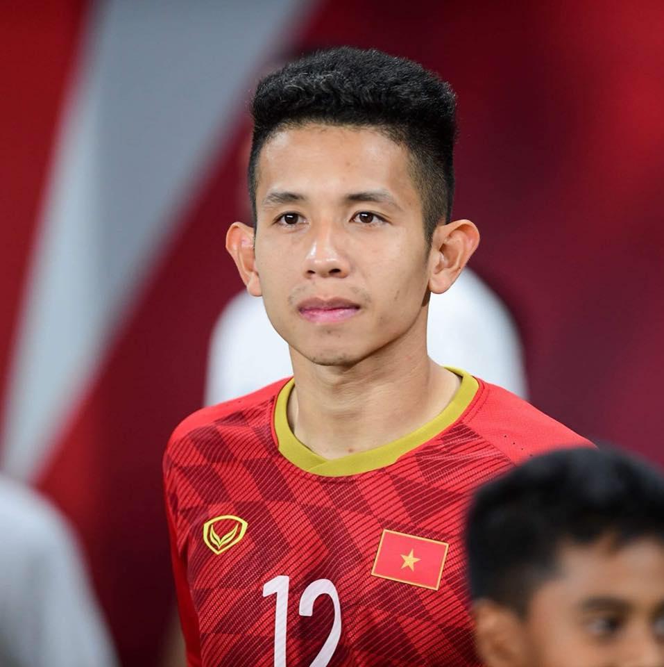 Quá mê đá bóng, Hồng Duy Pinky từng khiến bố mẹ bị bà nội quát tháo: Bán đất không đủ ăn hay sao mà phải bán cháu tao?-1