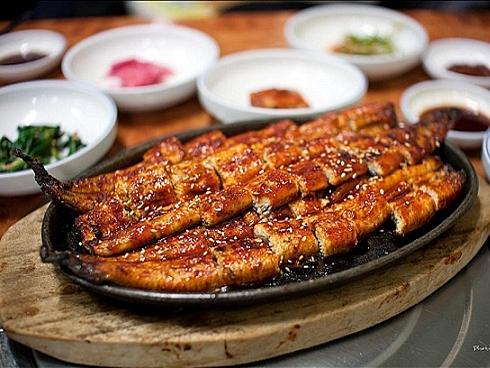 CLIP: Bỏ ngay những thói quen này khi ăn hải sản nếu không muốn mang bệnh vào người-1