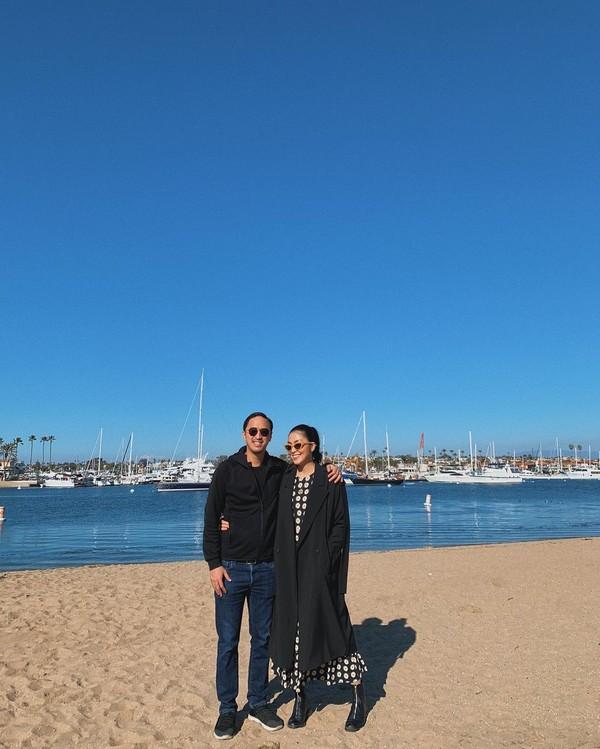 STREET STYLE SAO VIỆT: Hà Hồ khoe vòng 1 táo bạo với mốt áo trong suốt - Sơn Tùng mặc quần đùi đi dép lê vẫn đẳng cấp-4