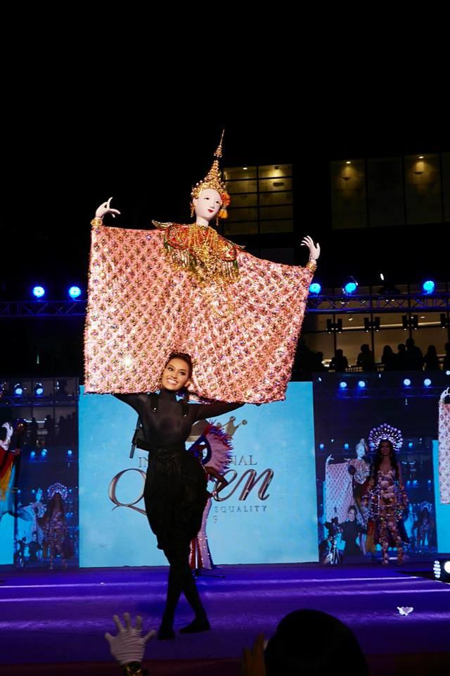 Chiêm ngưỡng top 10 bộ Quốc phục ĐỘC - ĐẸP nhất Hoa hậu chuyển giới quốc tế 2019-5