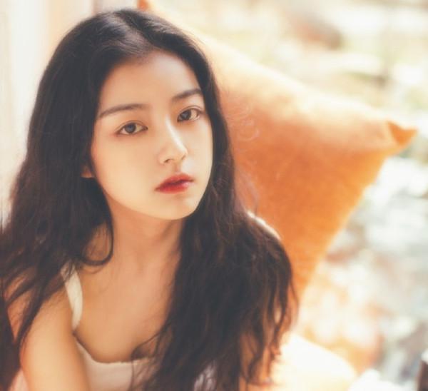 Nữ sinh sở hữu vẻ đẹp như tiên giáng trần khiến nhiều người trầm trồ khen ngợi-4