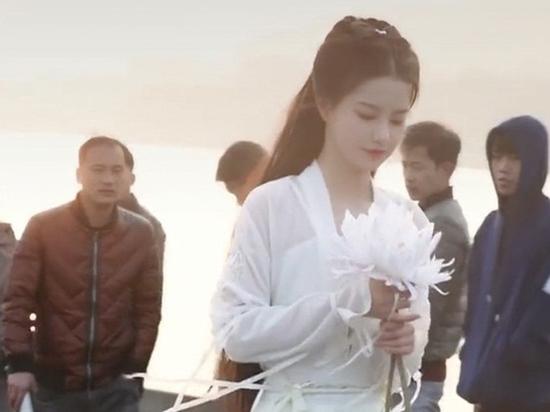 Nữ sinh sở hữu vẻ đẹp như 'tiên giáng trần' khiến nhiều người trầm trồ khen ngợi