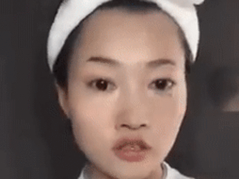 Ngỡ ngàng toàn tập khi chứng kiến sự lột xác của chị em mỗi sáng nhờ make-up