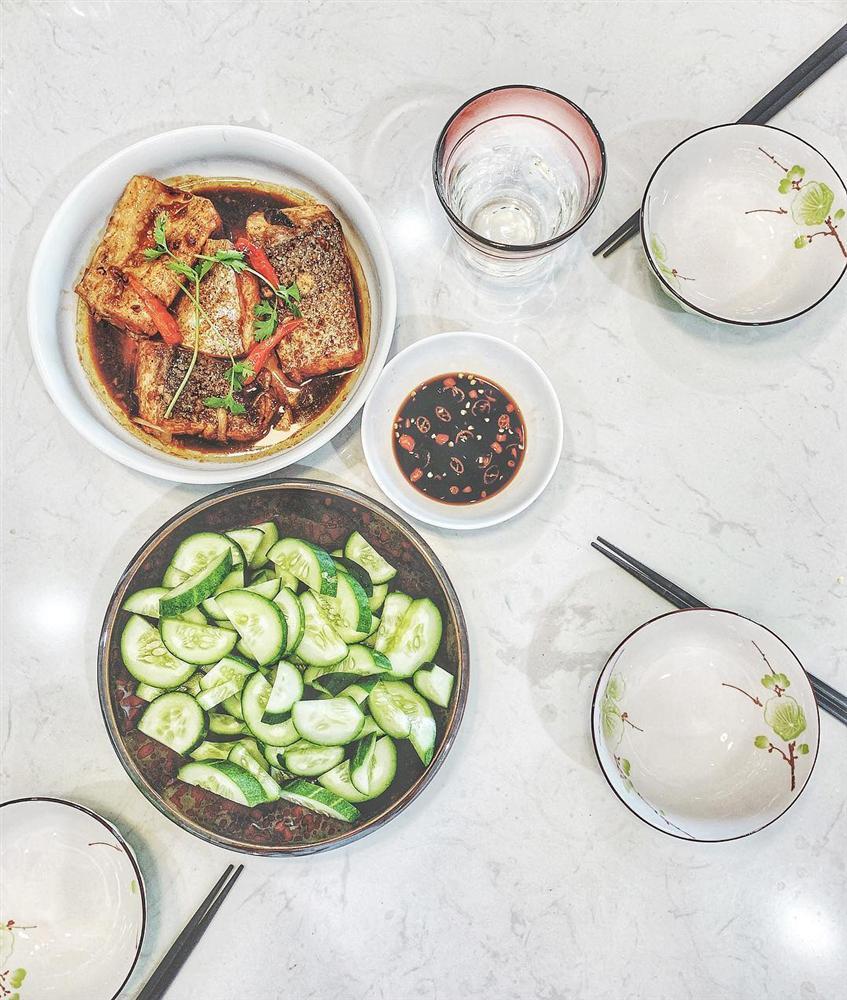 Nửa năm về làm dâu gia tộc giàu có, cuộc sống trong nhung lụa của Lan Khuê khiến bao người phải khát thèm-25