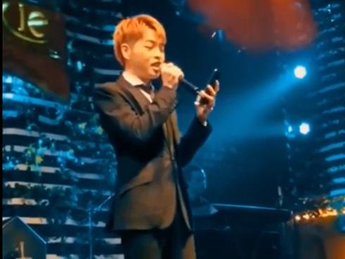 'Mặc cả' chỉ rap 2 câu, thế mà Đức Phúc vẫn vấp đến nỗi chỉ biết cười chữa ngượng