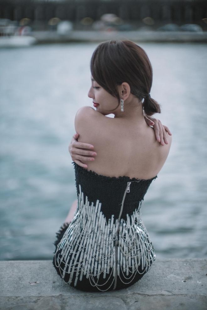 Dàn sao Hoa - Hàn đổ bộ Paris Fashion Week: Park Shin Hye đẹp đảo điên - Trương Gia Nghê gợi cảm đến từng centimet-9