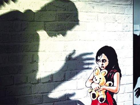 Thầy giáo bị tố dâm ô 13 nữ sinh ở Bắc Giang: Tôi có vỗ mông học sinh-3