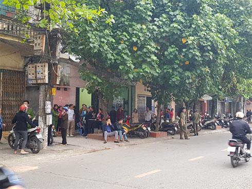 Vụ thầy cúng cầm dao truy sát cả nhà hàng xóm: Một nạn nhân tử vong mới sinh con được 15 ngày