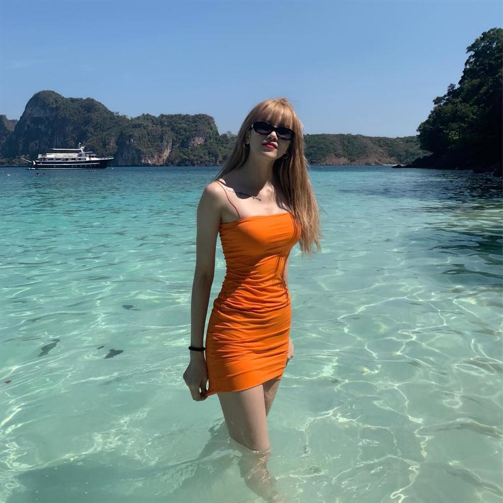 Mai Ngô khoe vòng ba hơn 1 mét táo bạo - Thiều Bảo Trâm diện đầm ống sexy ngang ngửa Ngọc Trinh-7