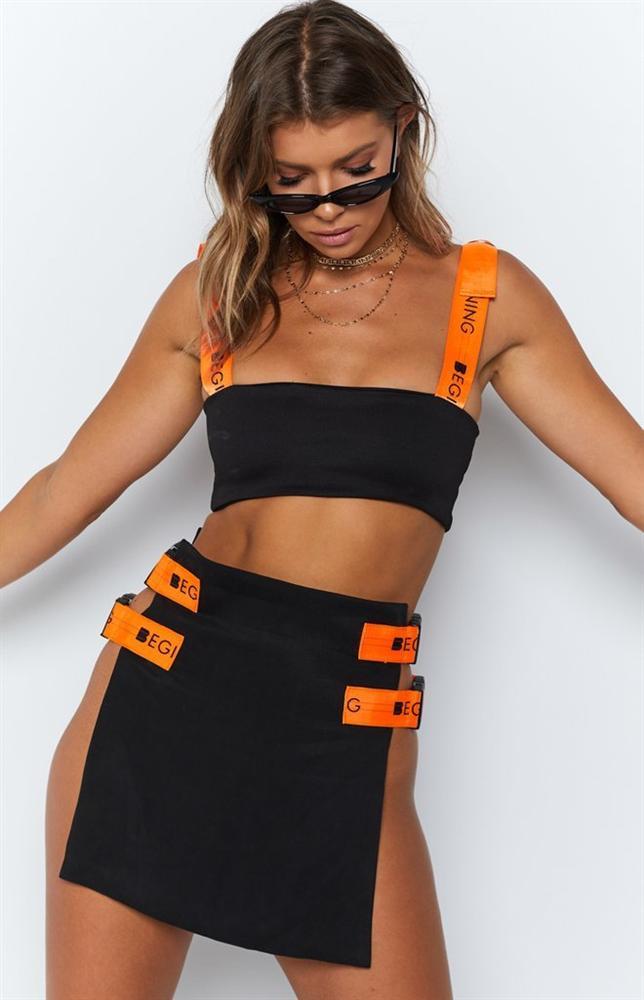 Hú hồn với mẫu váy bán hàng online chạy nhất tại Anh: đố ai dám mặc khi trời nổi gió-4