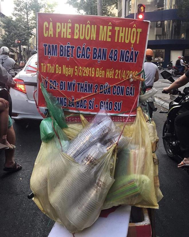 Chú bán cà phê dạo treo biển nghỉ 48 ngày để sang Mỹ thăm 2 con gái-2
