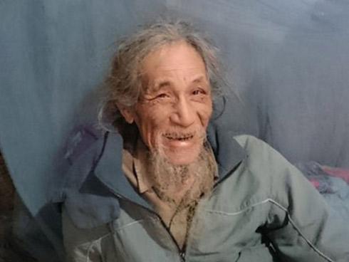 Thực hư chuyện cụ ông 70 năm không tắm gội, cắt tóc khiến cộng đồng mạng sững sờ