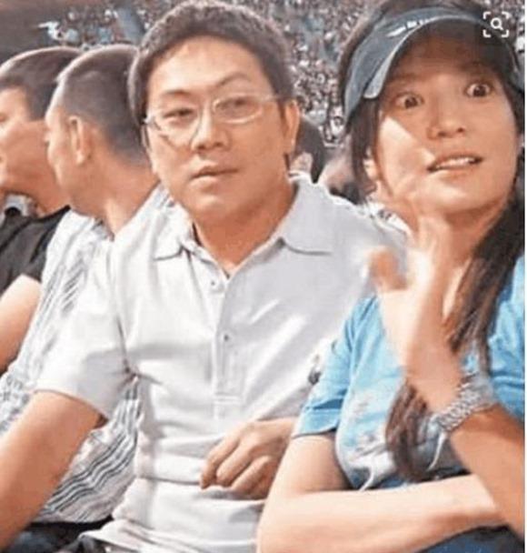 2 gã trai hư lắm tiền nhiều của từng được Triệu Vy công khai hẹn hò giờ ra sao?-2