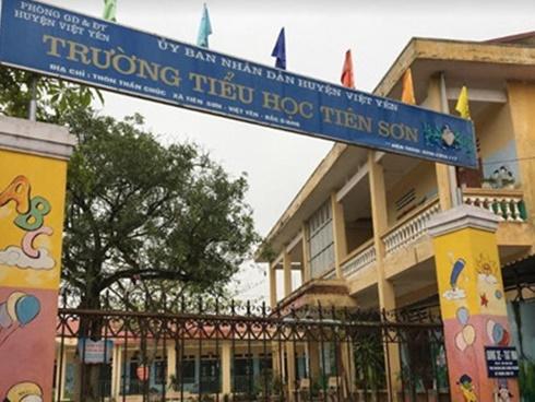 Vợ thầy giáo bị tố dâm ô nhiều học sinh: Gia đình nhiều xáo trộn, chúng tôi rất mệt mỏi-2