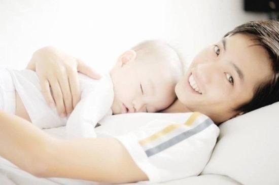 Ngỡ ngàng với sao nhí Subeo: Mới sinh giống Cường Đô La như đúc nhưng càng lớn càng giống Hồ Ngọc Hà-3