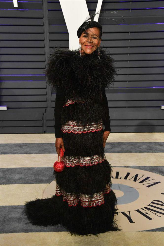 Top SAO MẶC XẤU: Hồ Ngọc Hà mặc hàng hiệu nhưng già chát, Quỳnh Anh Shyn phá cách không phải lối-9